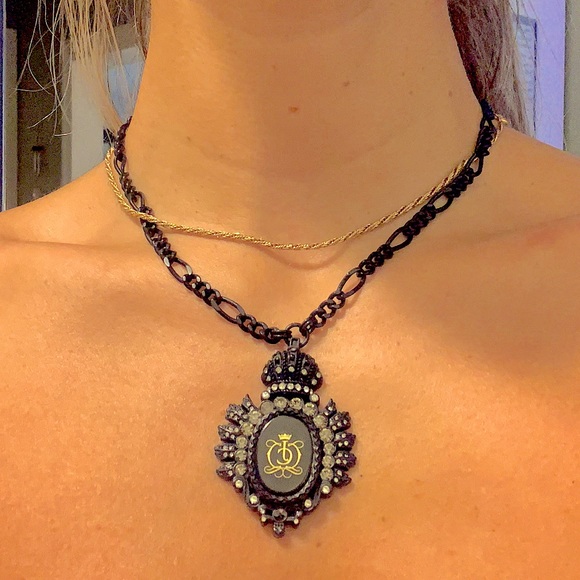 Juicy Couture Black crest necklace - Picture 1 of 10